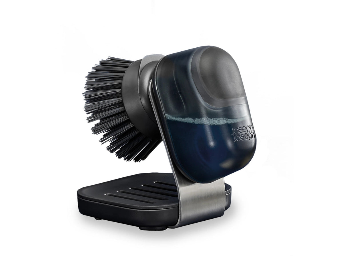 SinkTech Seifenspender mit Handbürste und Halter 11.8x9.2cm in Schwarz präsentiert im Onlineshop von KAQTU Design AG. Abwasch ist von Joseph Joseph