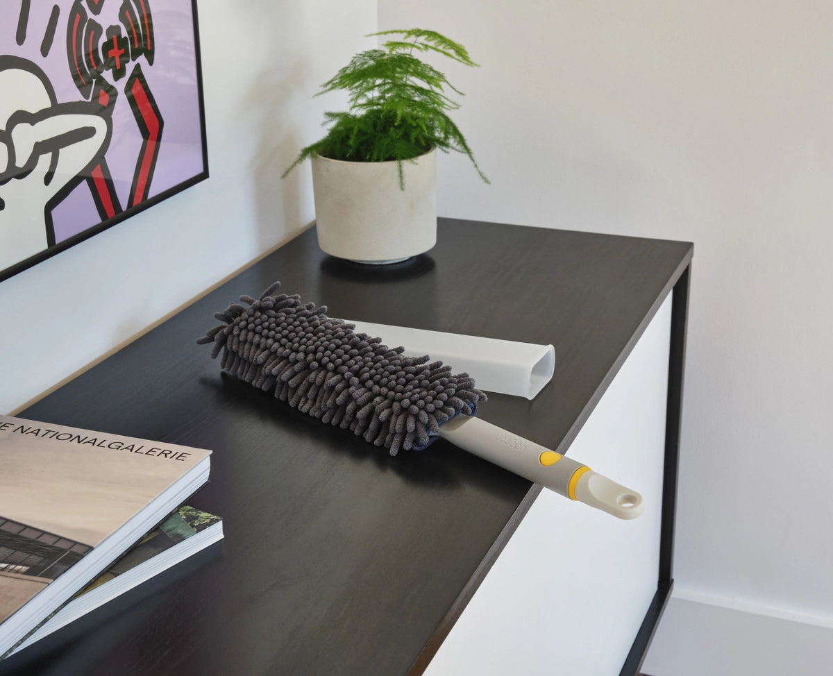 CleanTech Reinigungsset komplett light stone in Grau präsentiert im Onlineshop von KAQTU Design AG. Reinigung & Wäsche ist von Joseph Joseph