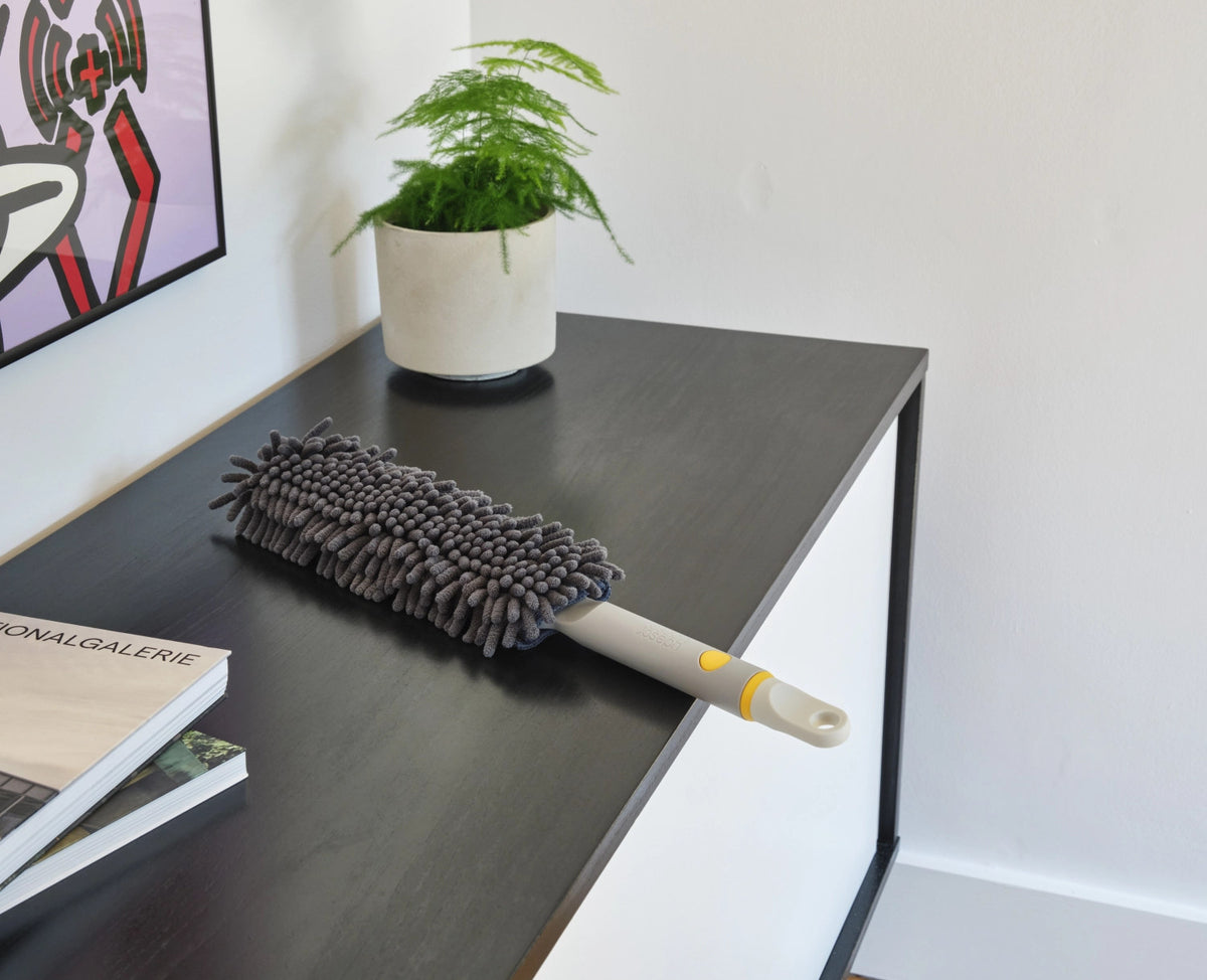 CleanTech Reinigungsset komplett light stone in Grau präsentiert im Onlineshop von KAQTU Design AG. Reinigung & Wäsche ist von Joseph Joseph