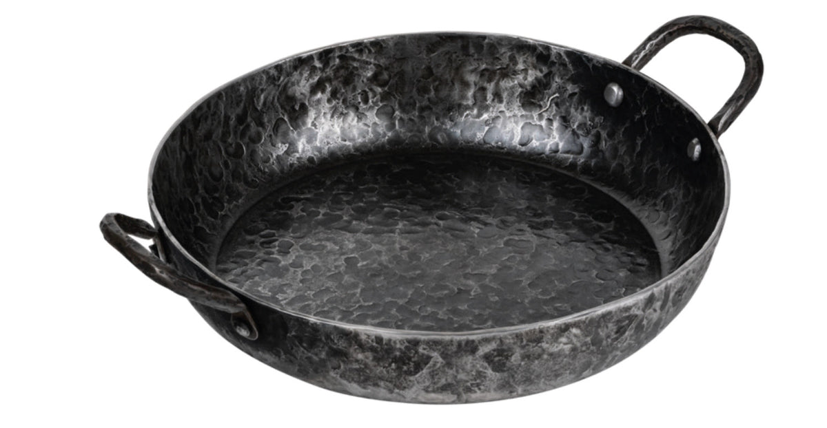 Forged Bratpfanne 2 Griffe 20cm in Schwarz präsentiert im Onlineshop von KAQTU Design AG. Bratpfanne ist von Forged