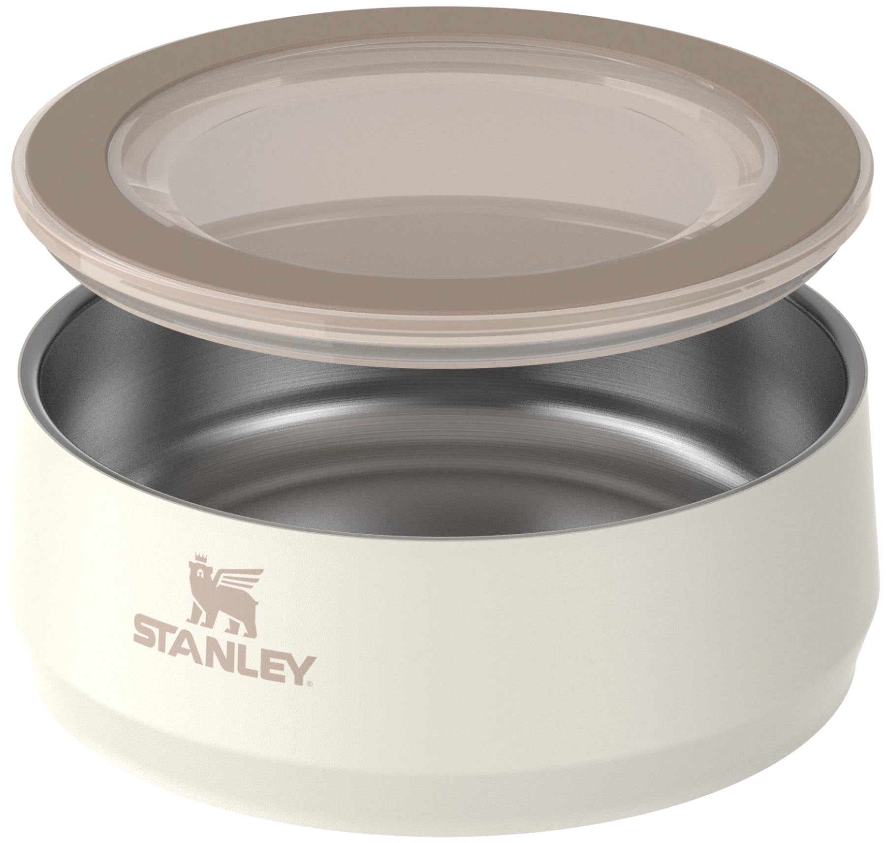 Elegante 0.7l Futterschale in zartem Creme von Stanley, perfekt für Snacks und Futter – ideal für unterwegs und den täglichen Gebrauch.