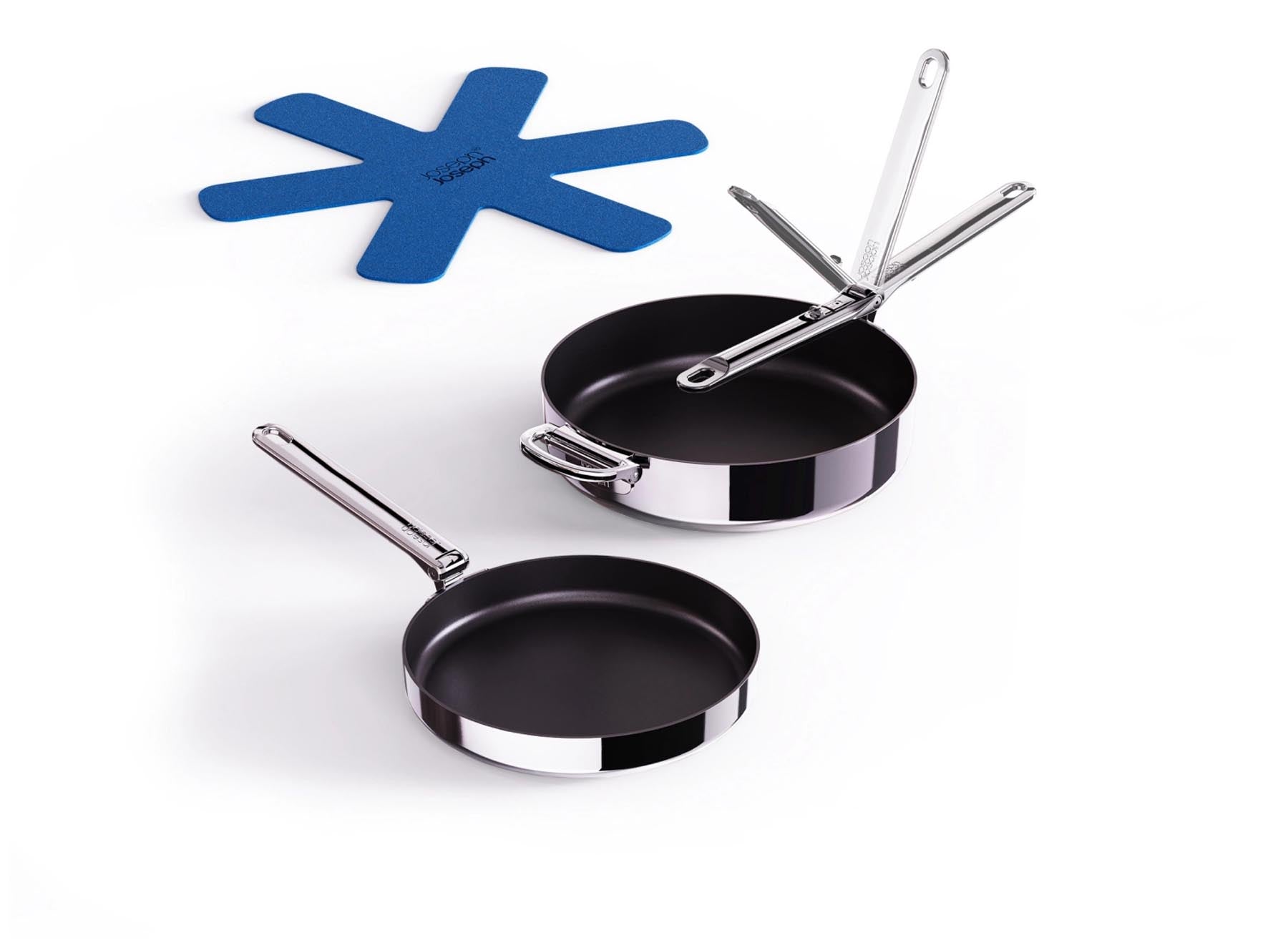 2er Set Space Steel Bratpfanne Klappgriff antihaft 24+28cm in Silber präsentiert im Onlineshop von KAQTU Design AG. Bratpfanne ist von Joseph Joseph