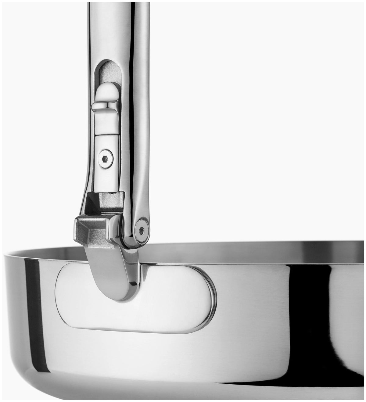 Space Steel Stielkasserolle D28cm Edelstahl Klappgriff in Silber präsentiert im Onlineshop von KAQTU Design AG. Stielkasserolle ist von Joseph Joseph