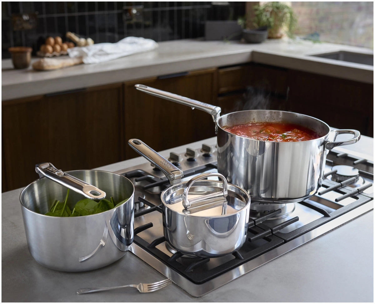 3er Set Space Steel Stielkasserolle Klappgriff 15+19+23cm in Silber präsentiert im Onlineshop von KAQTU Design AG. Stielkasserolle ist von Joseph Joseph