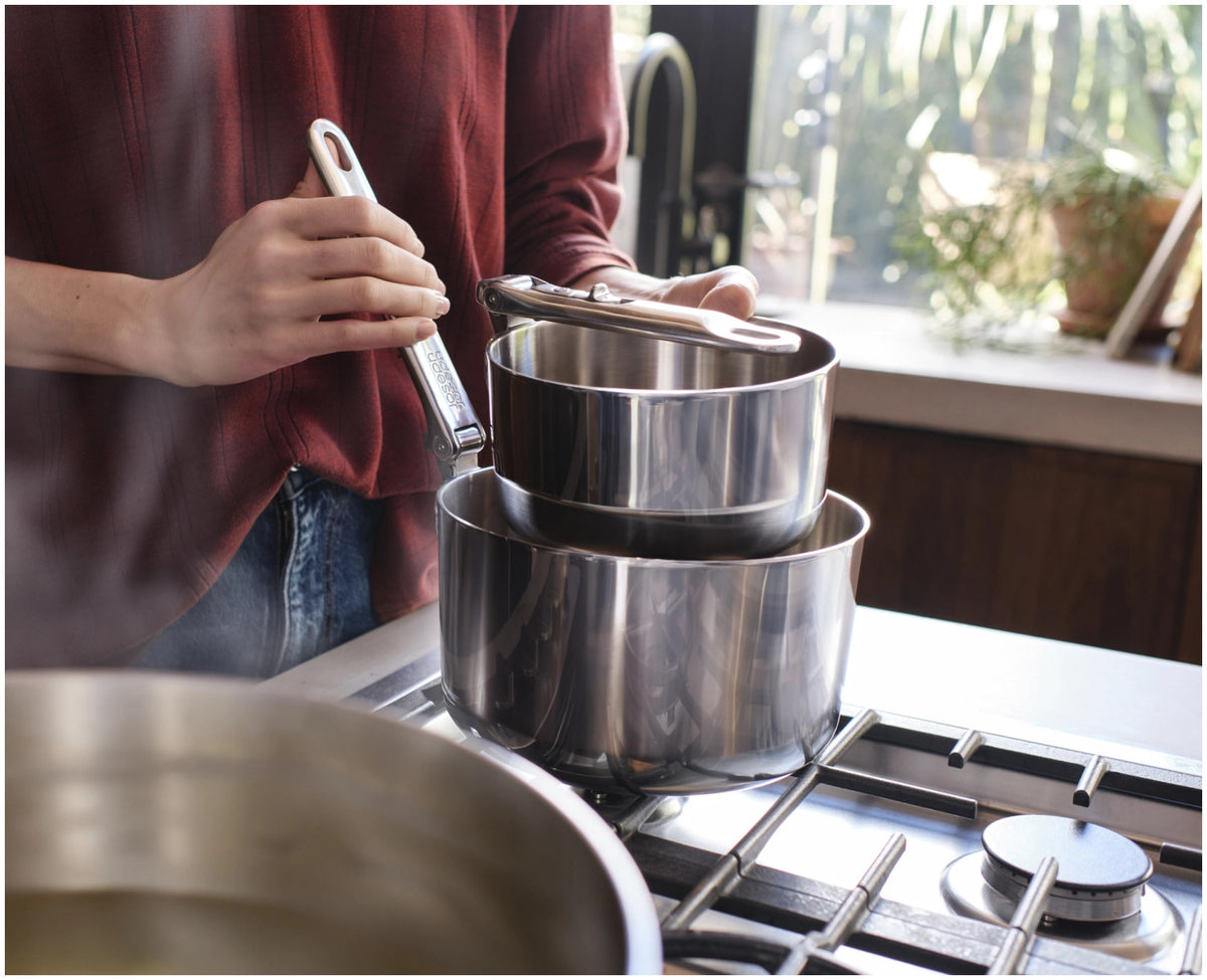 3er Set Space Steel Stielkasserolle Klappgriff 15+19+23cm in Silber präsentiert im Onlineshop von KAQTU Design AG. Stielkasserolle ist von Joseph Joseph