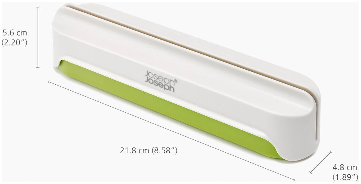 Halve-It Lebensmittel Schneidehilfe in Grün präsentiert im Onlineshop von KAQTU Design AG. Schneider und Stecher ist von Joseph Joseph