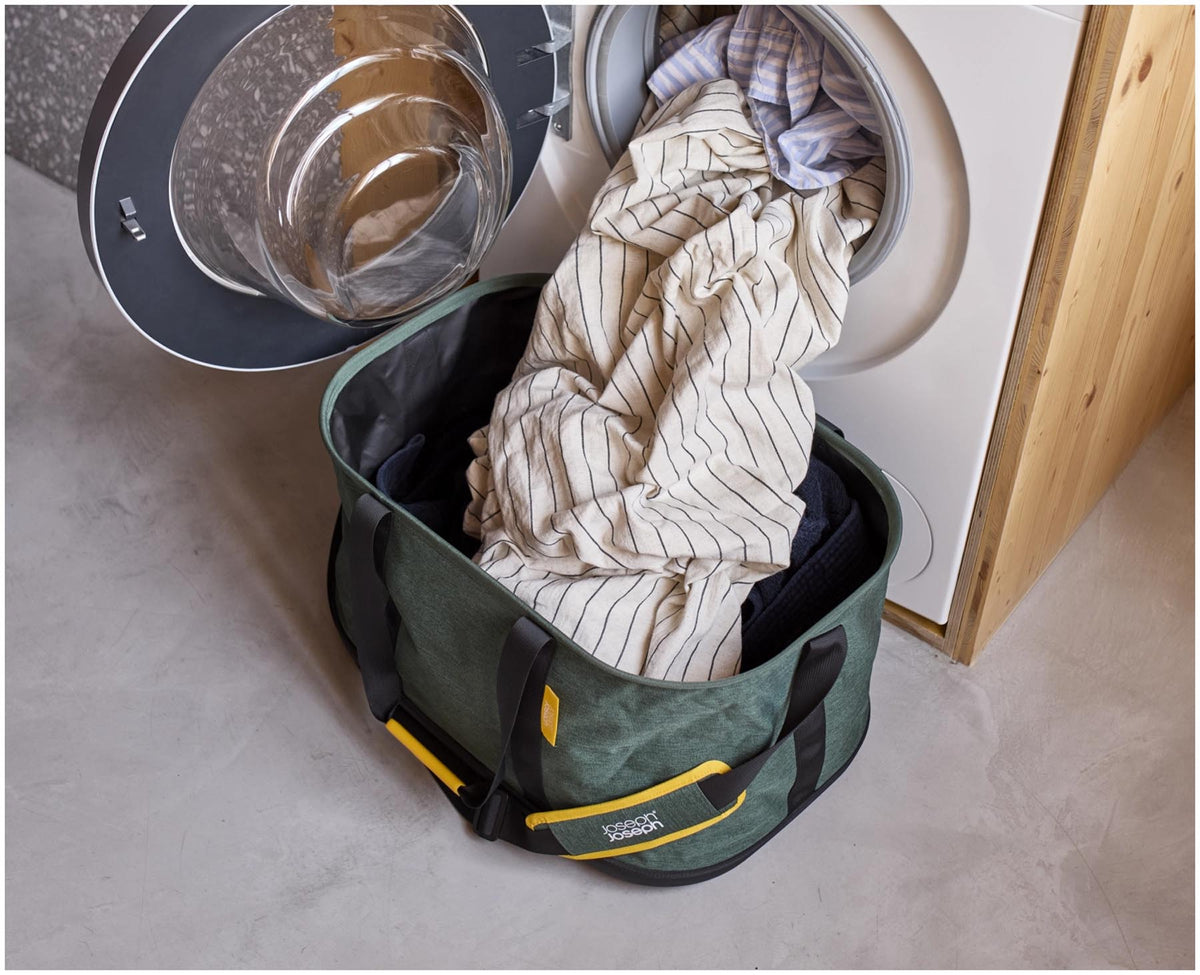 Hold-All Wäschekorb faltbar outdoor 45l grün in Grün präsentiert im Onlineshop von KAQTU Design AG. Wäschekorb ist von Joseph Joseph
