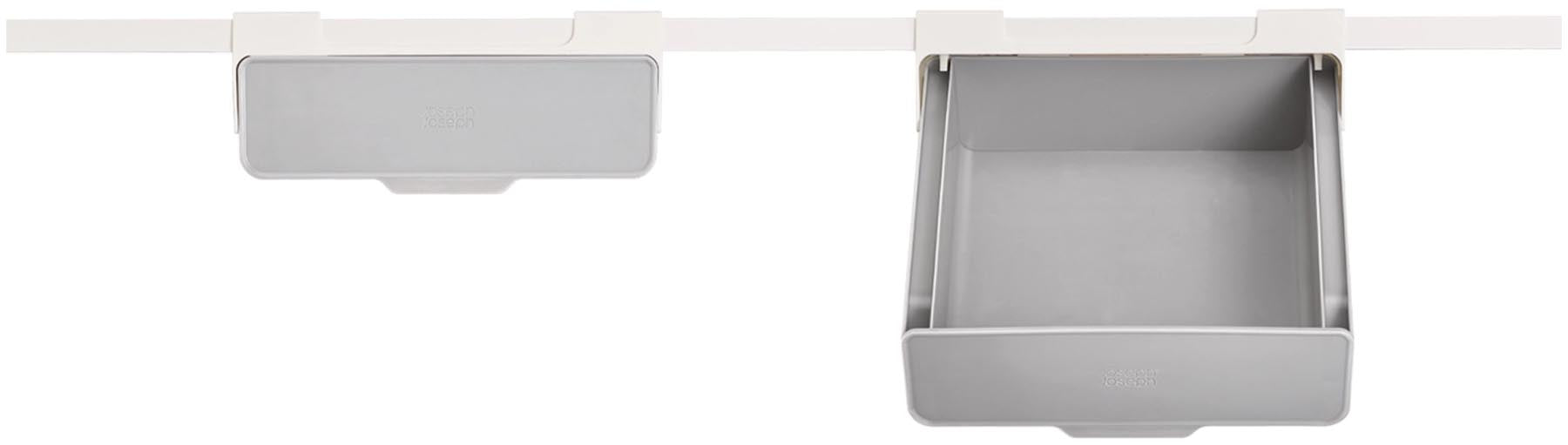 Praktische Unterregal-Schublade von Joseph Joseph aus recyceltem Kunststoff, ideal für die organisierte und platzsparende Küchenlagerung.