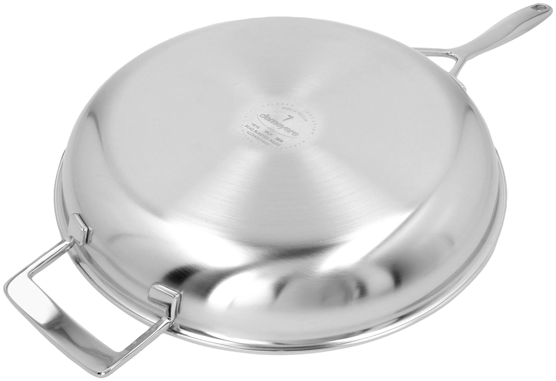 Elegante 32 cm Bratpfanne der Silverline 7 von Demeyere, ideal für gesundes Braten dank innovativer NanoTouch-Beschichtung.