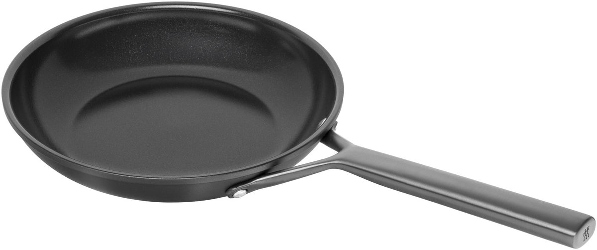 Milano Bratpfanne 24cm Schwarz in Schwarz präsentiert im Onlineshop von KAQTU Design AG. Bratpfanne ist von Zwilling