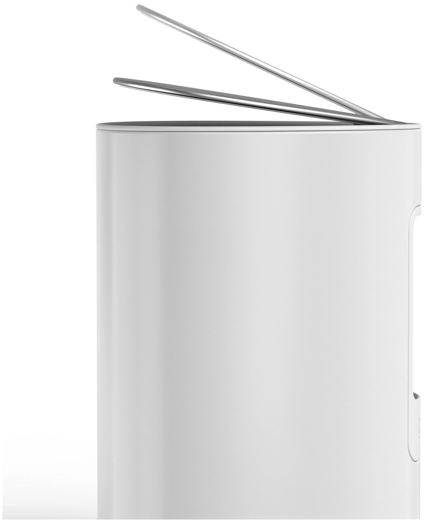 Moderner 5-Liter-Badezimmereimer in strahlendem Weiß von Joseph Joseph. Perfekt für hygienisches Entsorgen mit einem praktischen Fußpedal.