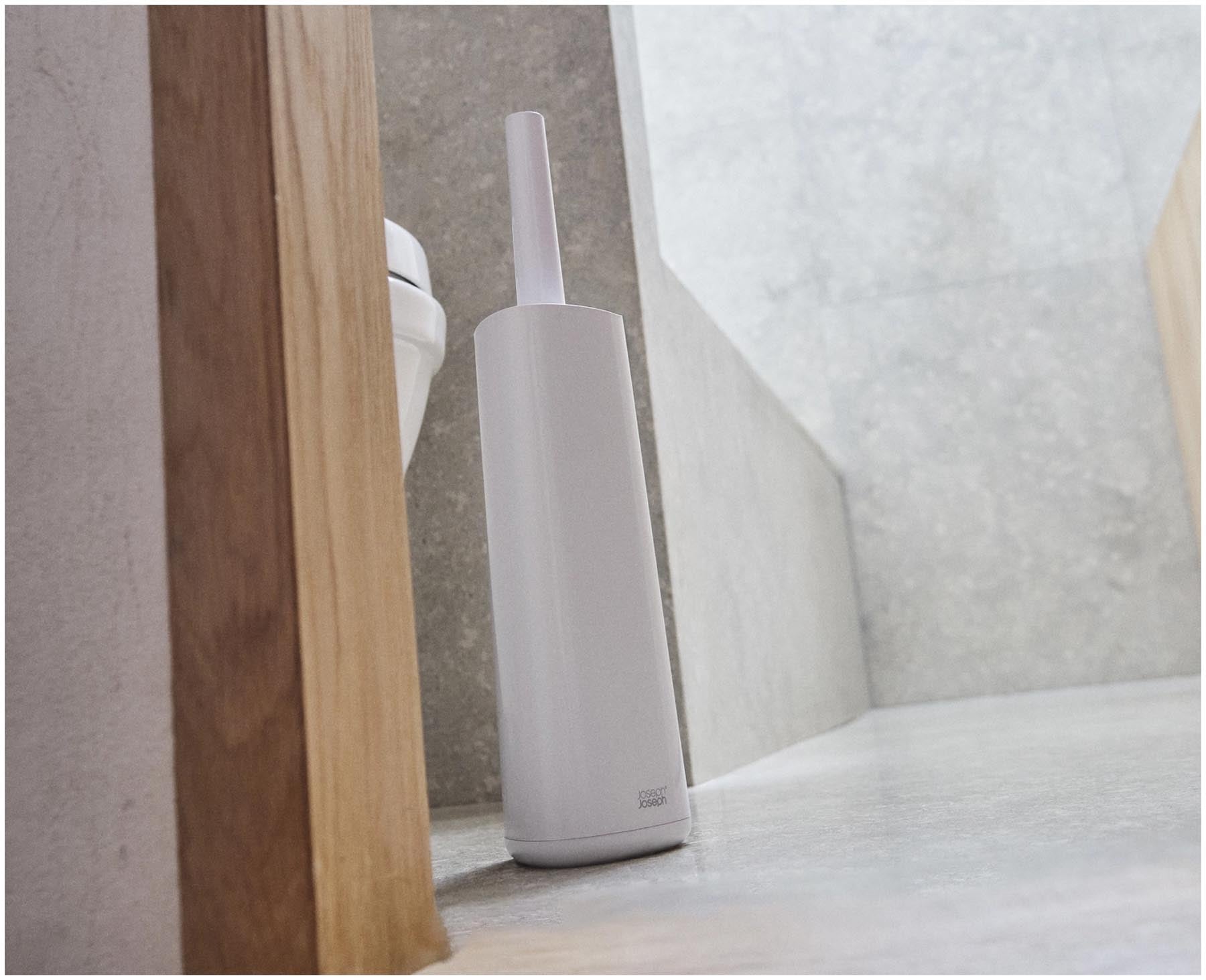 Elegante weiße Toilettenbürste Flex 360 von Joseph Joseph, ideal für effektive Reinigung und stilvolle Badezimmergestaltung.