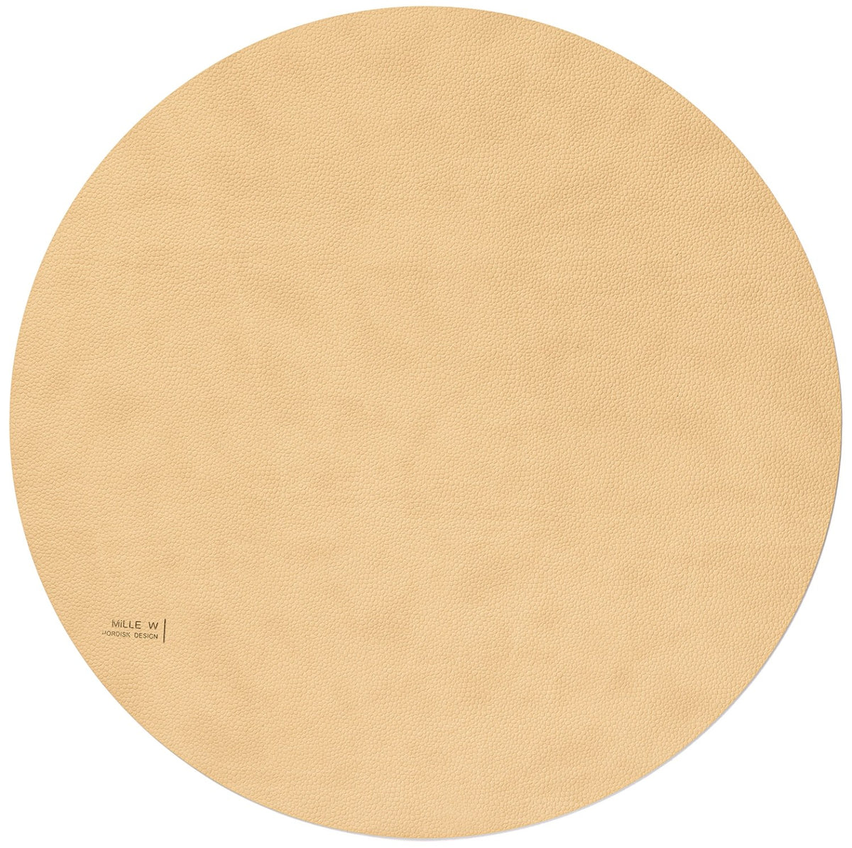 Foto zeigt ein rundes Tischset aus recyceltem Leder in Beige mit 40 cm Durchmesser, gefertigt von MiLLE W NORDISK DESIGN.