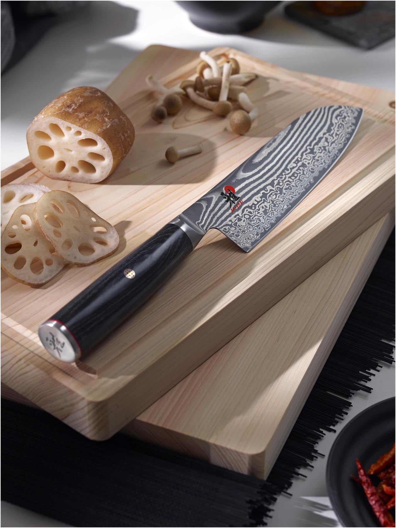 Elegantes 17 cm Bunka-Messer von Miyabi, ideal für präzise Schneidetechniken. Hochwertige Verarbeitung für professionelle Küchenliebhaber.