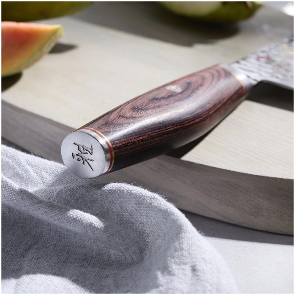 6000 MCT Bunka 17cm in Braun präsentiert im Onlineshop von KAQTU Design AG. Küchenmesser ist von Miyabi