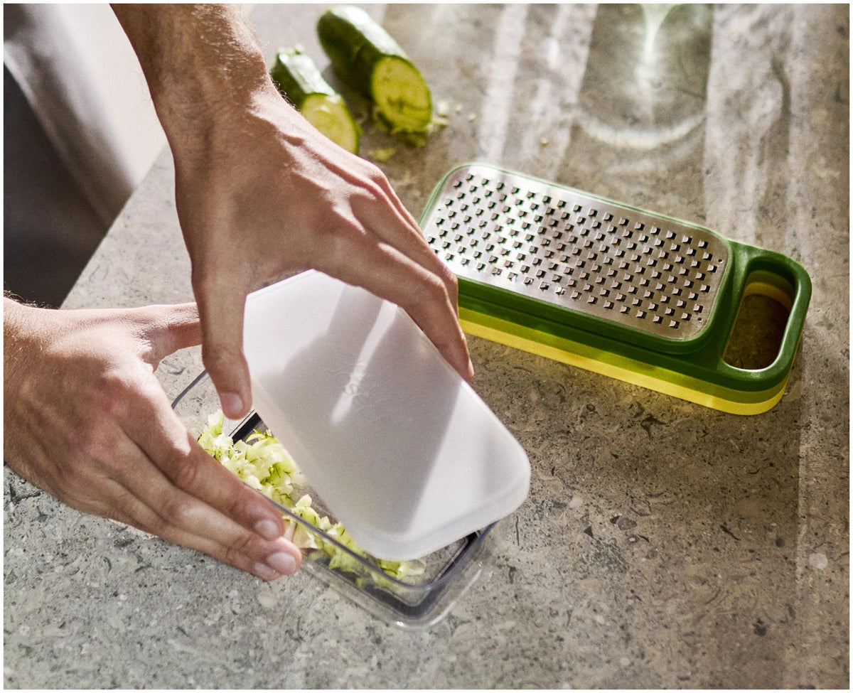 Multi-Grate & Store 3-in-1 Reibenset multi in Mehrfarbig präsentiert im Onlineshop von KAQTU Design AG. Reiben + Raffeln ist von Joseph Joseph
