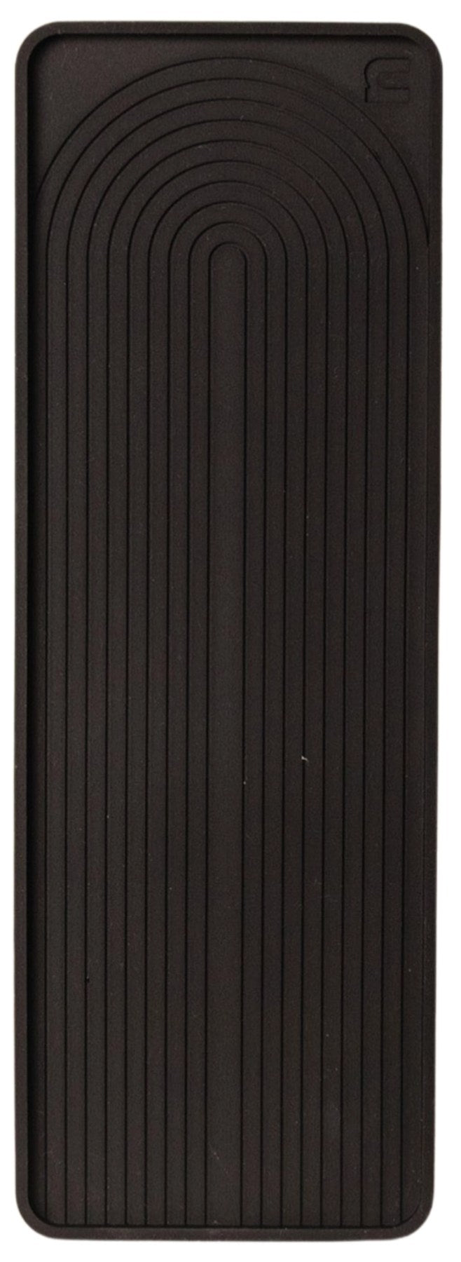 Schwarze Abtropfmatte aus Silikon von Nordesign mit strukturierter Oberfläche und nordischem Bogenmuster, Masse 28x10x1 cm.