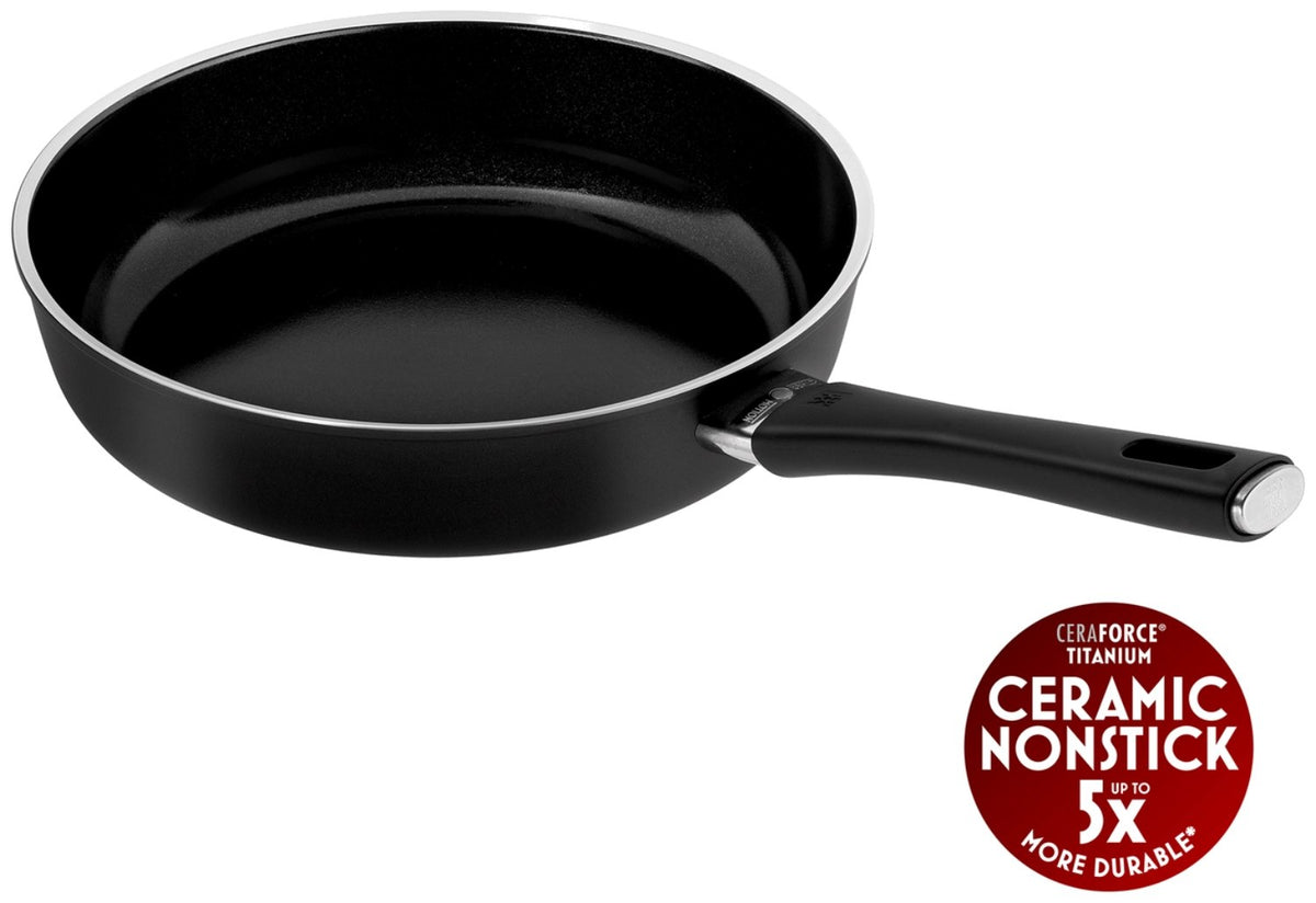 Schwarze Aluminium-Bratpfanne von Zwilling mit Keramikbeschichtung, Griff und Temperaturanzeige, Modell Lumotion Schmorpfanne 28cm, Draufsicht.