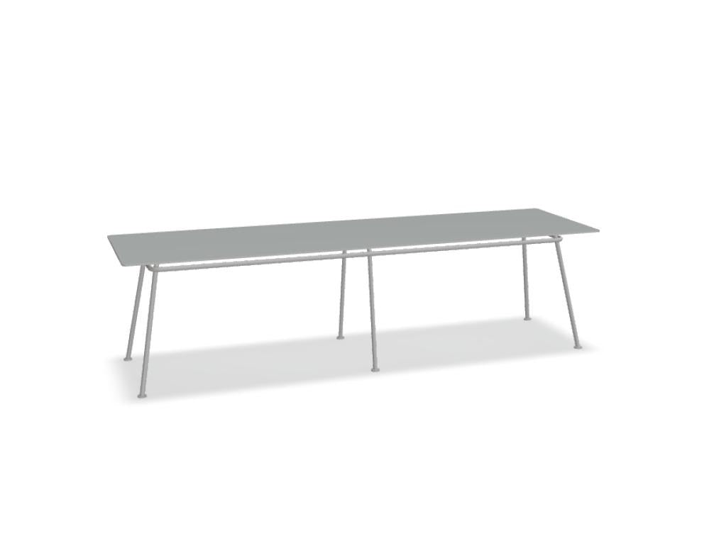 Länglicher Konferenztisch New School von Mdd mit doppelter MDF-Tischplatte in Linoleum Dunkelgrün und Metallgestell mit runden Rohrbeinen.