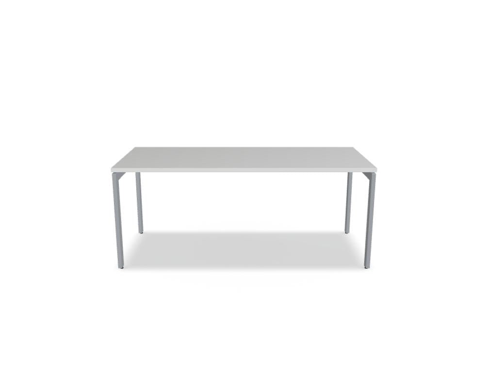 Schreibtisch Ogi U von Mdd mit Tischplatte in Honigeiche und pulverbeschichtetem, schwarzem Metallgestell im minimalistischen Design.