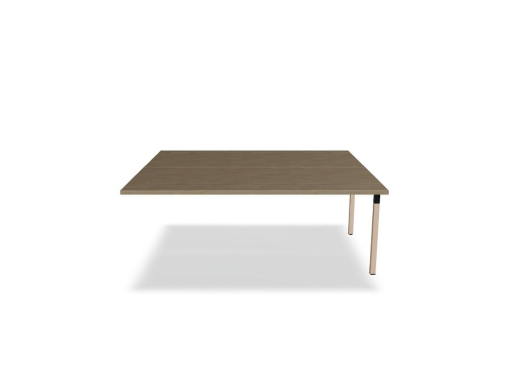 Doppelschreibtisch Ogi W Bench mit Platte in Honigeiche, Gestell aus Eschenholz und schwarzem Metallrahmen, für zwei Arbeitsplätze.