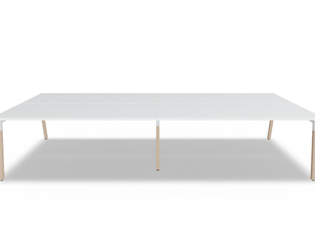 Doppelschreibtisch Ogi W Bench mit Platte in Honigeiche, Gestell aus Eschenholz und schwarzem Metallrahmen, für zwei Arbeitsplätze.