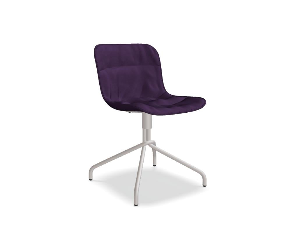 Bild zeigt den Baltic 2 Soft Duo BLK5P13 Stuhl mit Drehbasis in schwarzer Ausführung, fokussiert auf Sitzfläche und Untergestell, helles Hintergrundsetup, klare Konturen und modernes Design.