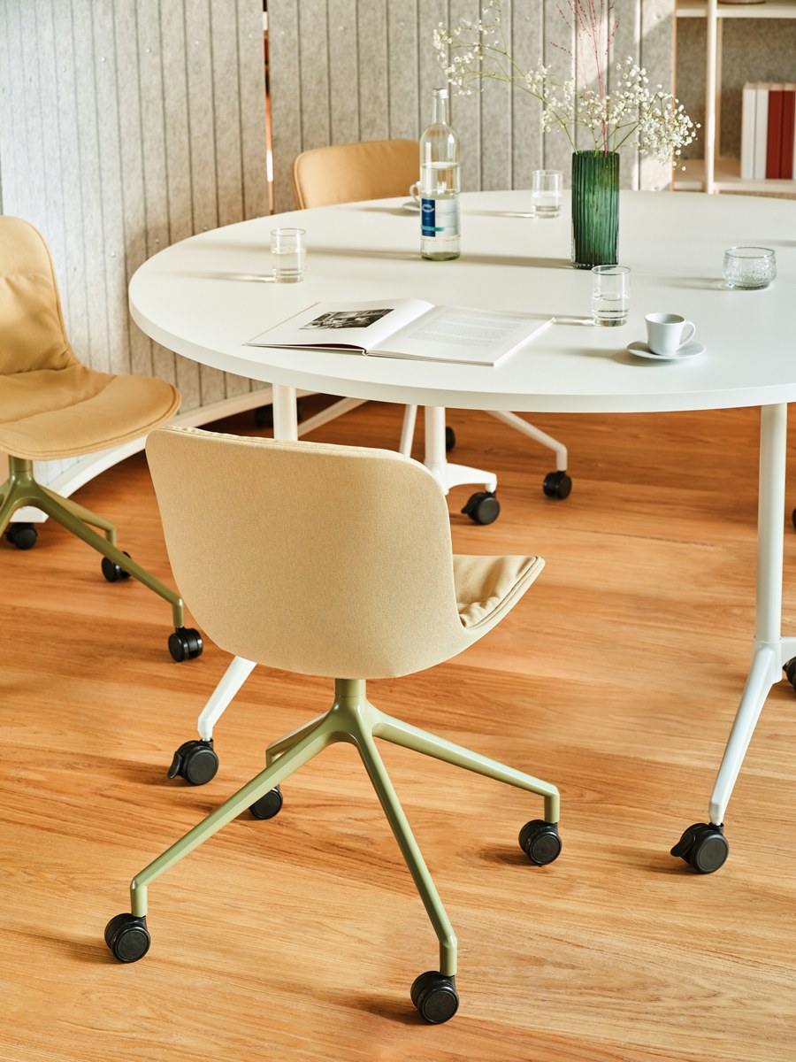 Baltic 2 Soft Duo BLK5P19 - Stuhl Drehbasis in Beige präsentiert im Onlineshop von KAQTU Design AG. Drehstuhl ist von Mdd