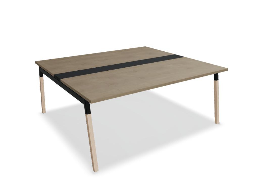 Konferenztisch Ogi W von Mdd mit Tischplatte in Honigeiche, Holzbeinen in Naturesche und schwarzem Metallgestell im Büro.