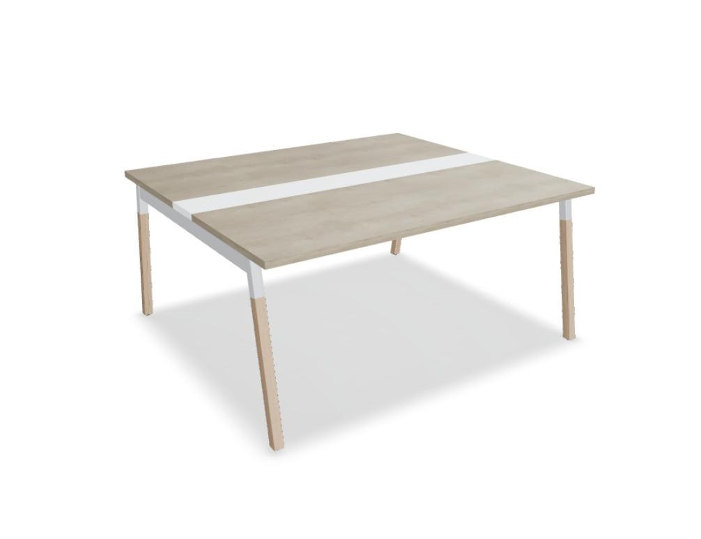 Konferenztisch Ogi W von Mdd mit Tischplatte in Honigeiche, Holzbeinen in Naturesche und schwarzem Metallgestell im Büro.