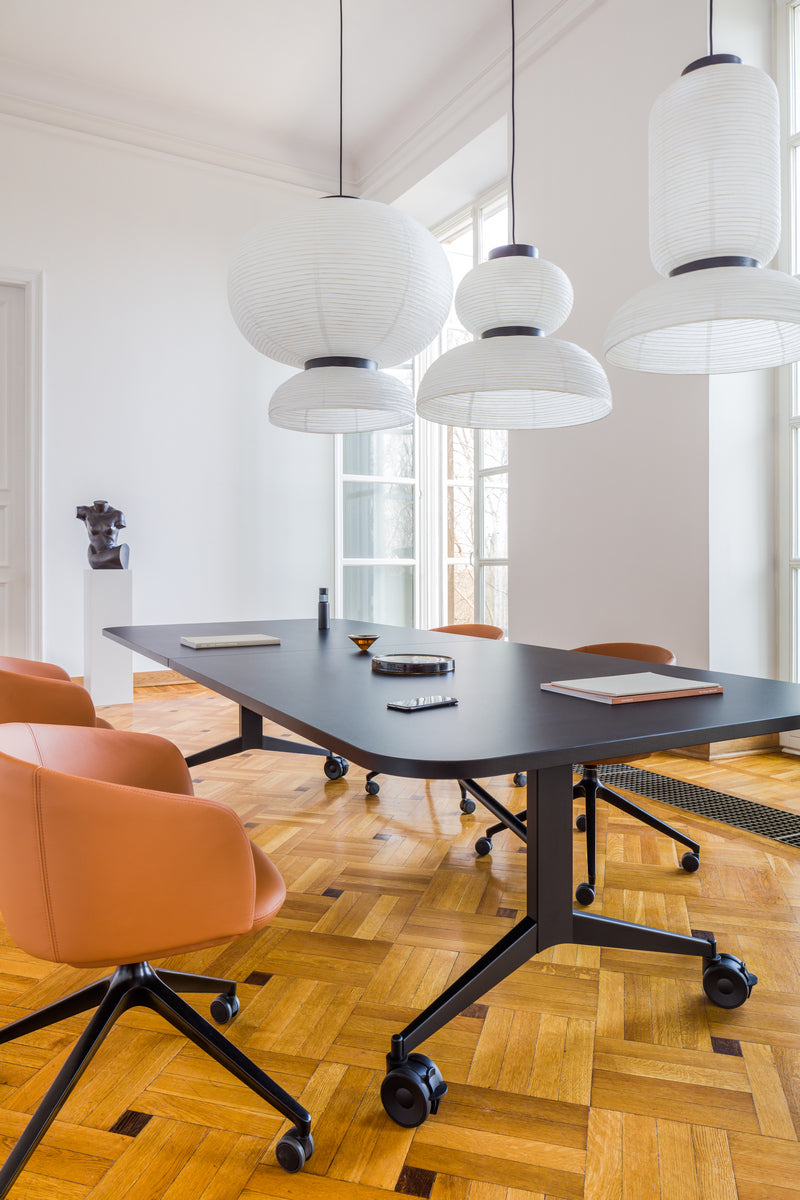Moderner Klapptisch Plex PXP04 von Mdd, ideal für Konferenzen, mit pflegeleichter, abwischbarer Oberfläche und elegantem Design.