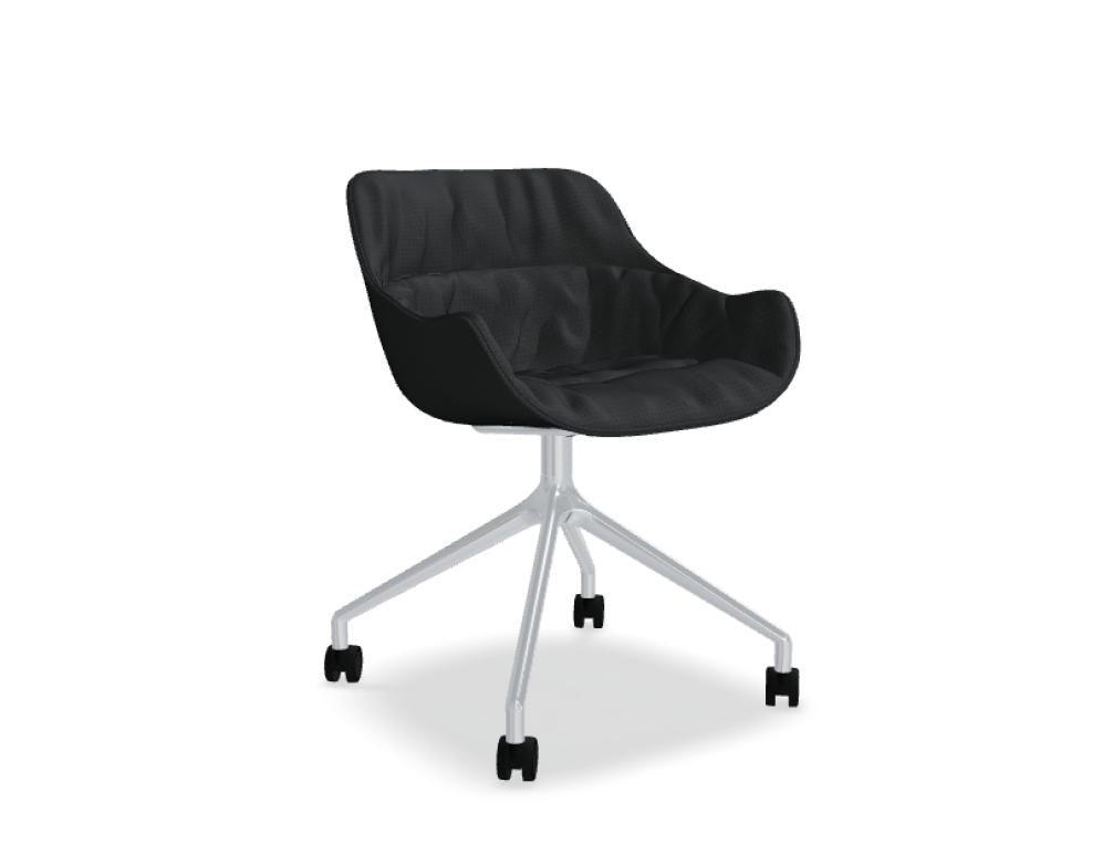 Dreh-Schalenstuhl Baltic Soft Duo von Mdd mit gepolsterter Sitzschale in Ziegelrot und poliertem Aluminium-Sterngestell mit Rollen.