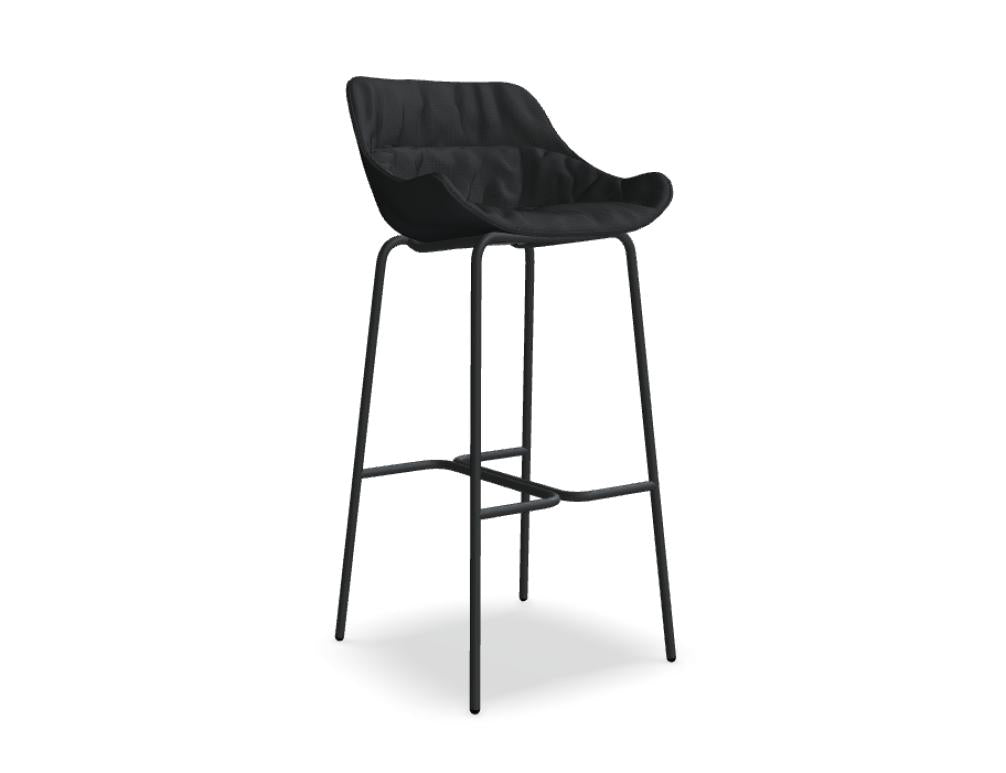 Baltic Soft Duo BL5P4H Barhocker von Mdd mit gepolsterter Sitzschale und modernem Gestell in stilvoller Studioansicht