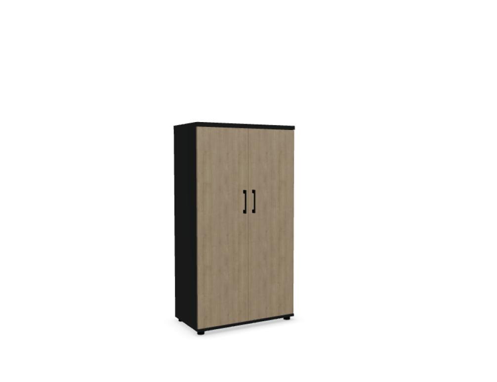 Kleiderschrank mit Front in Eiche Natur und Korpus in Weiss Pastell, Melaminplatte mit ABS-Umleimer, Aluminiumgriffe, rechteckige Form.