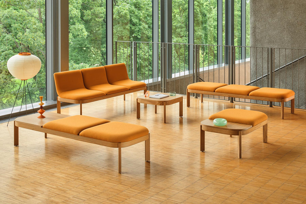 Stilvolle Ramp RMP222 Sitzbank von MDD, ideal für zeitgemäße Innenräume, bietet eine harmonische Kombination aus Funktionalität und ansprechendem Design.