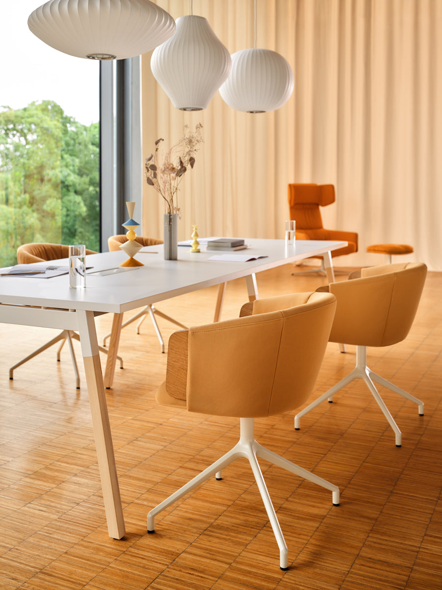 Eleganter Mdd Collar CL2P19 Drehstuhl mit stilvollem Design, bequemer Polsterung und praktischer Drehfunktion für modernes Arbeiten.
