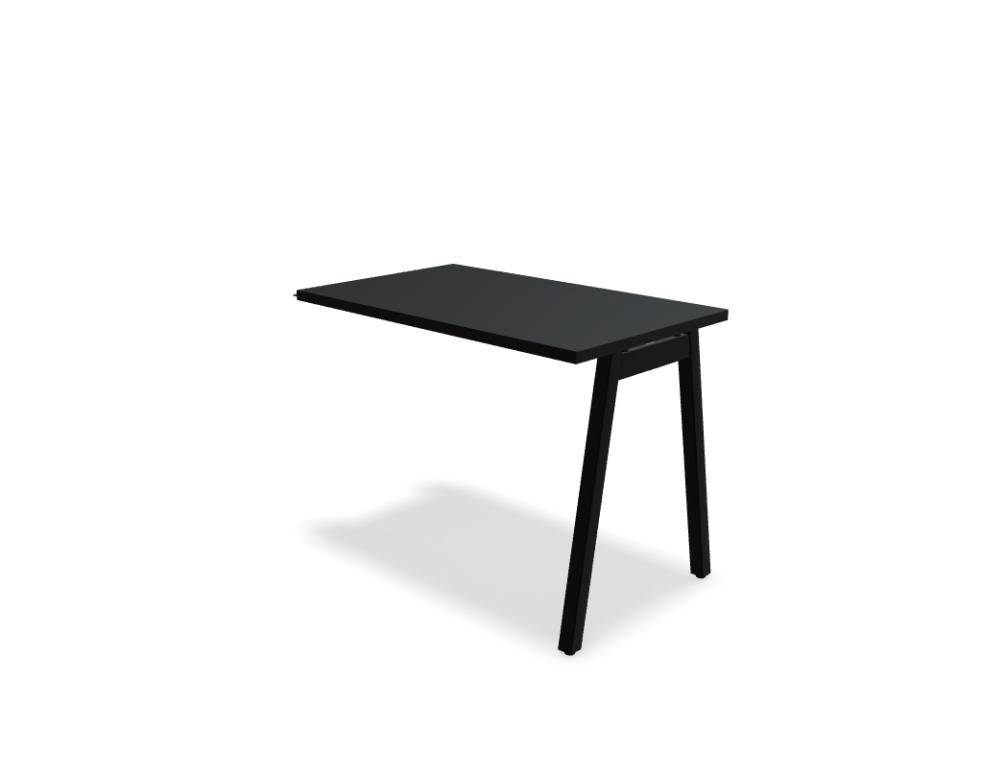 Ansatztisch für Schreibtische von Mdd mit Melamin-Tischplatte in Akazie und pulverbeschichtetem Metallgestell in Aluminium Halbmatt.