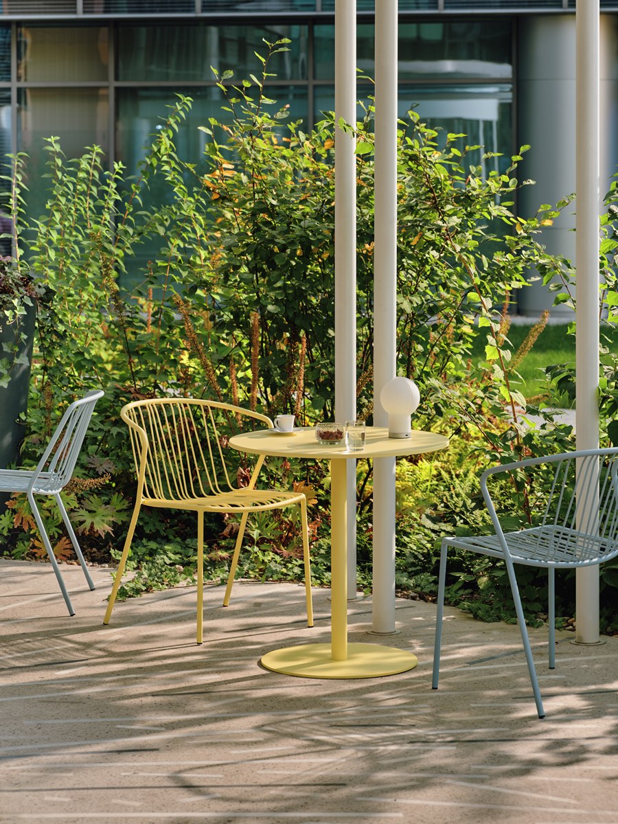 Bolt OST77 - Cafeteriatisch in Gelb präsentiert im Onlineshop von KAQTU Design AG. Gartentisch ist von Mdd
