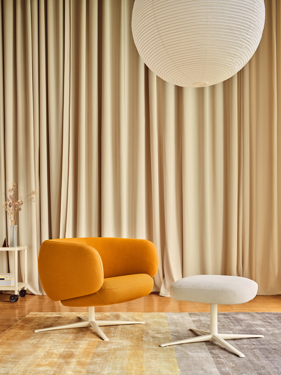 Stylischer Fußhocker Grand Grace GRFP01 von Mdd, ideal für eine moderne Einrichtung und entspannende Momente im Zuhause.