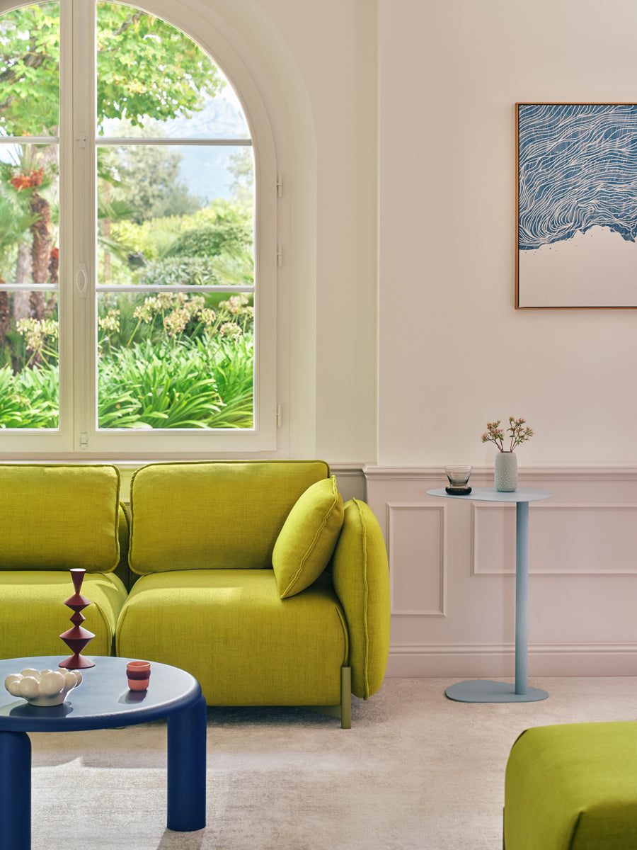 Elegantes Sofa Linka LKS11L von MDD in stilvollem Grau-Beige, perfekt für komfortable und moderne Wohnambiente.