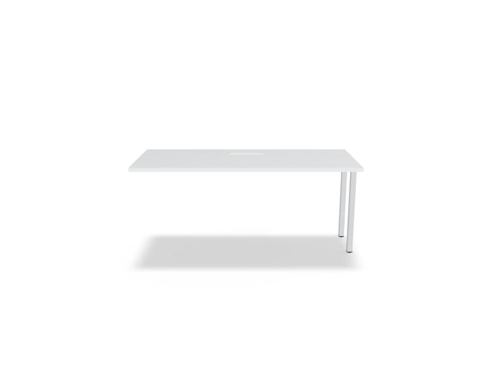 Schreibtisch Ogi U von Mdd mit Tischplatte in Honigeiche und pulverbeschichtetem, schwarzem Metallgestell im minimalistischen Design.