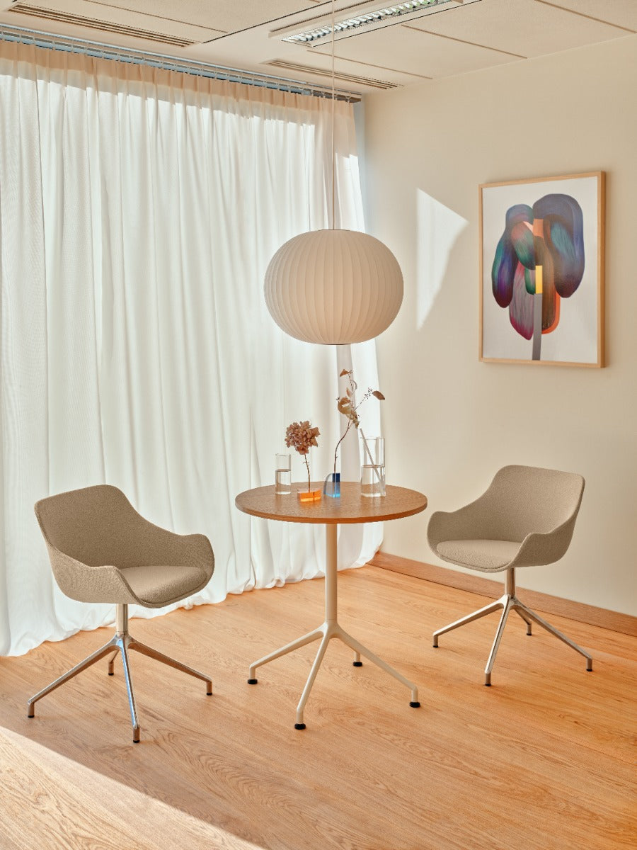 Eleganter Gobo GBK67 Kaffeetisch aus hochwertigem Holz, mit minimalistischer Form und dunkler Oberfläche – ideal für zeitgemäße Wohnkonzepte.