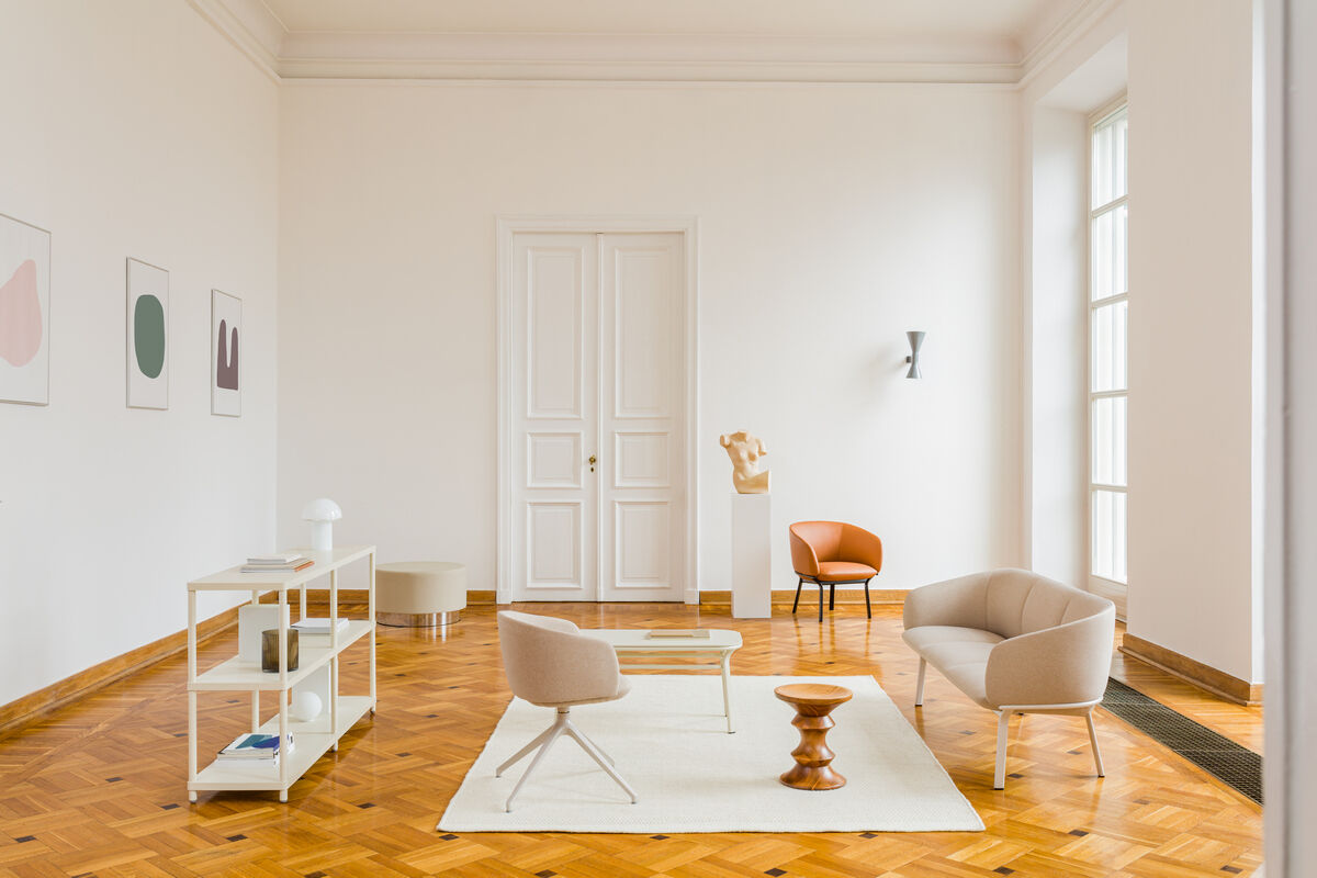 Eleganter Drehstuhl Grace GRP19K mit atmungsaktiver Netzrückenlehne und komfortablem Sitz, ideal für stilvolle Arbeitsumgebungen.