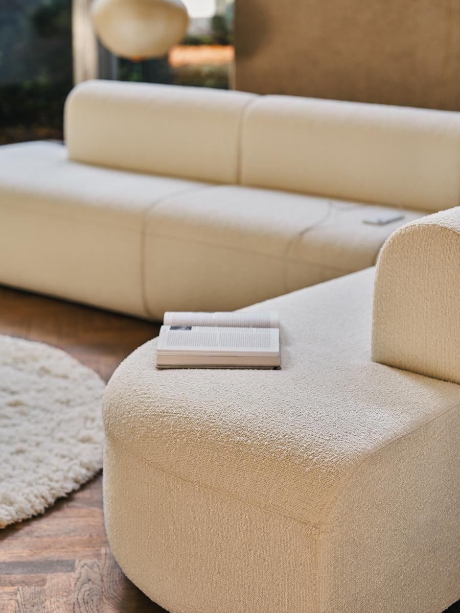 Elegantes Ecksofa Artiko AT28 von Mdd, ideal für moderne Wohnräume, bietet Komfort und stilvolle Akzente für Ihr Zuhause.