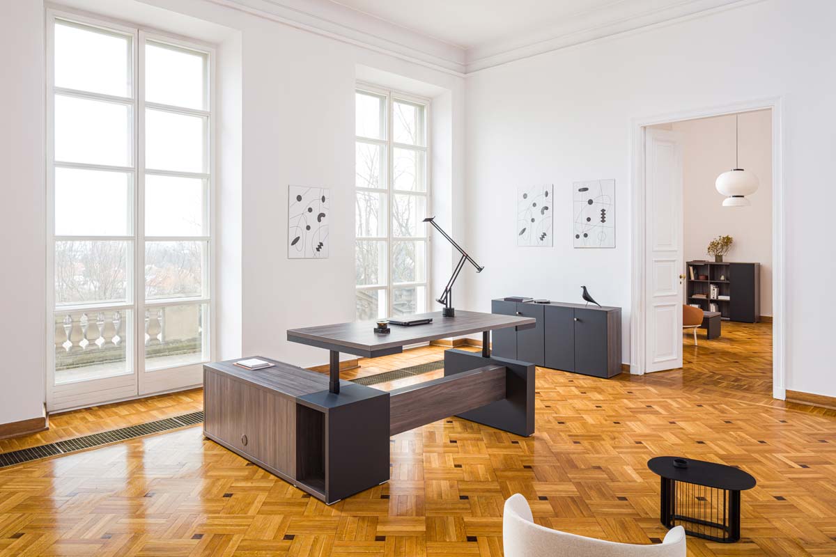 Moderner Büroschrank Mito MIT20 von Mdd in elegantem Grau, ideal für stilvolle Büros. Bietet praktische Aufbewahrungslösungen mit ästhetischem Flair.