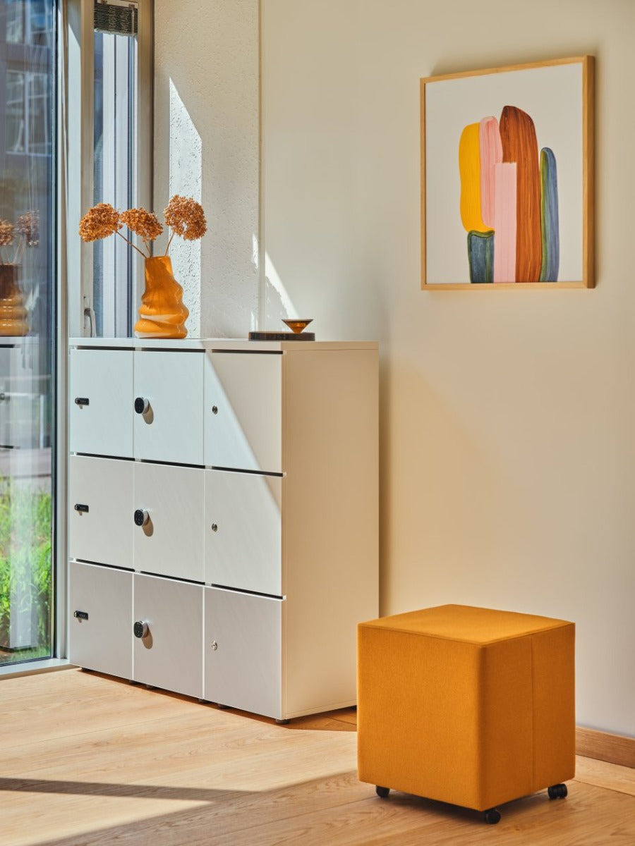 Eleganter Mix MX01 Hocker von MDD, ideal für stilvolle Akzente in Wohnräumen, bietet Komfort und Funktionalität in einem modernen Design.