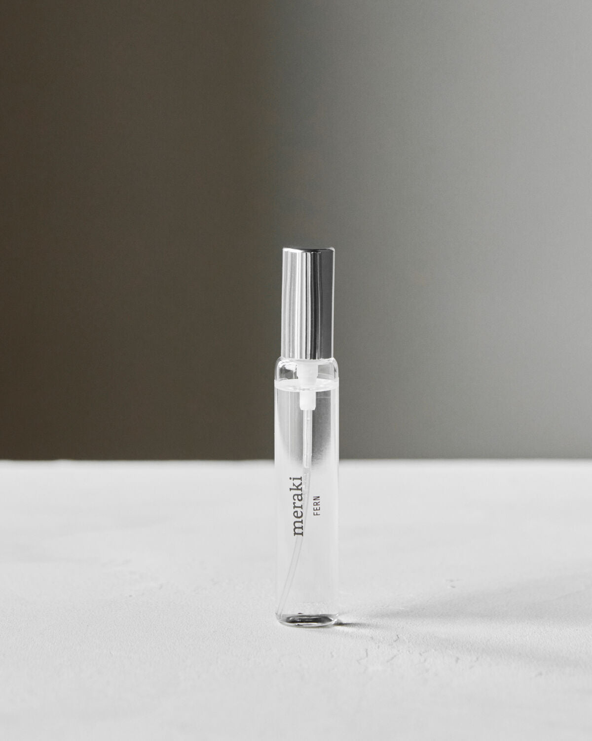 Eau de toilette mit frischem Farn-Duft in 10 ml, ideal für die tägliche Körperpflege und ein erfrischendes Dufterlebnis.