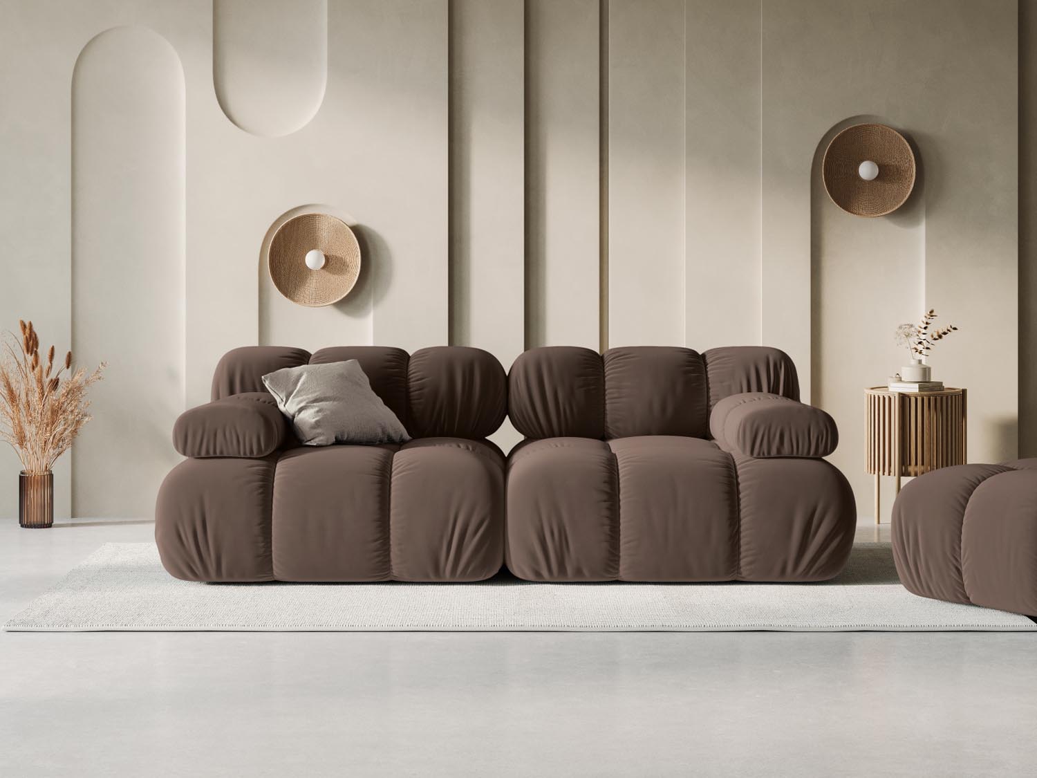 Elegantes Bellis Velour Sofa in Dunkelbraun, 2-Sitzer, ideal für stilvolle Wohnräume, präsentiert von Micadoni.