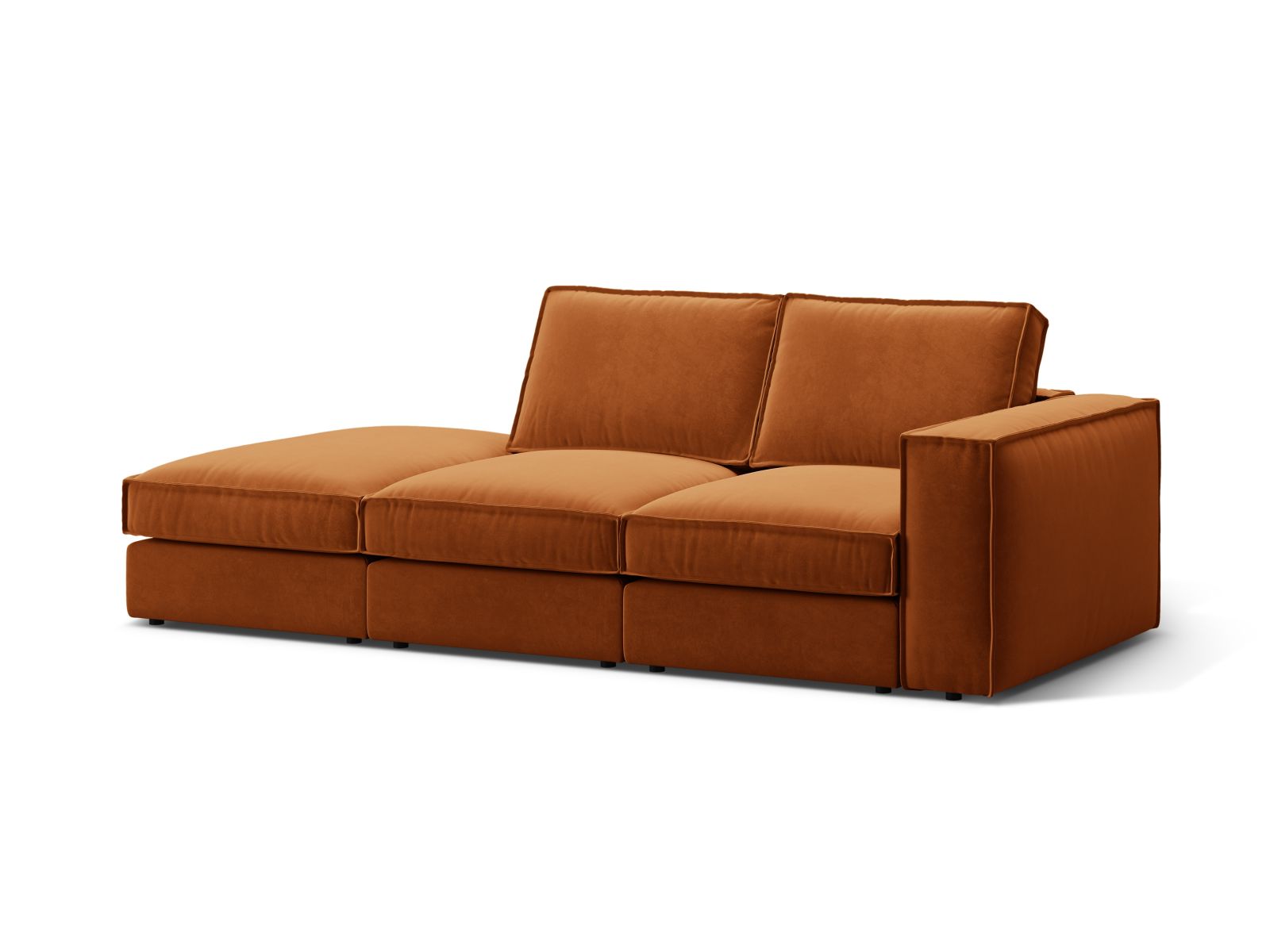 Elegantes 3-Sitzer Sofa Pola Open End links in warmem Terracotta, ideal für stilvolle Wohnräume, erhältlich bei KAQTU Design AG.