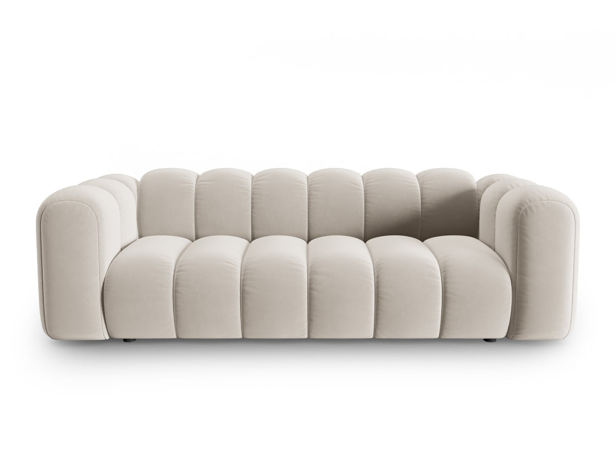 Lupine Velour Sofa 3 Sitzer in Beige-Salvador präsentiert im Onlineshop von KAQTU Design AG. 3er Sofa ist von Micadoni